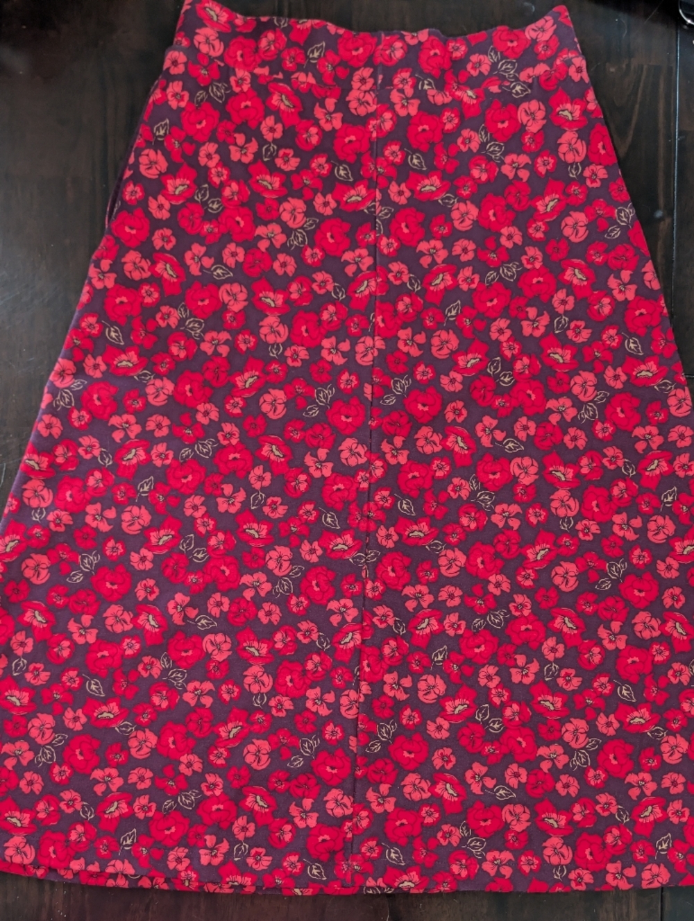 Lands' End Red Floral A-Line Skirt Sweet Midi Stretch Comfortable Summer Spring